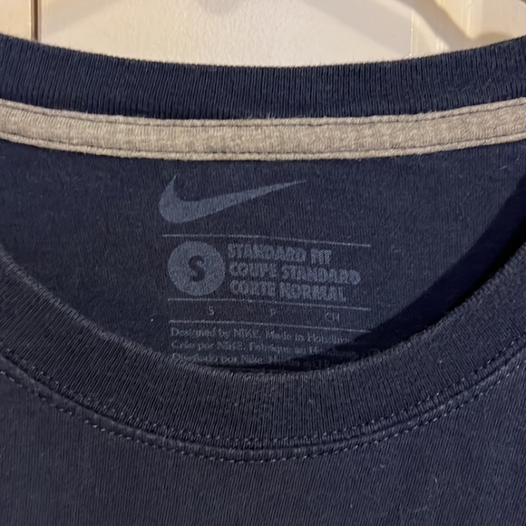 Basic Navy Nike Tee! - Picture 3 of 3